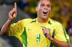 九游下载中心德罗巴滑跪三条杠