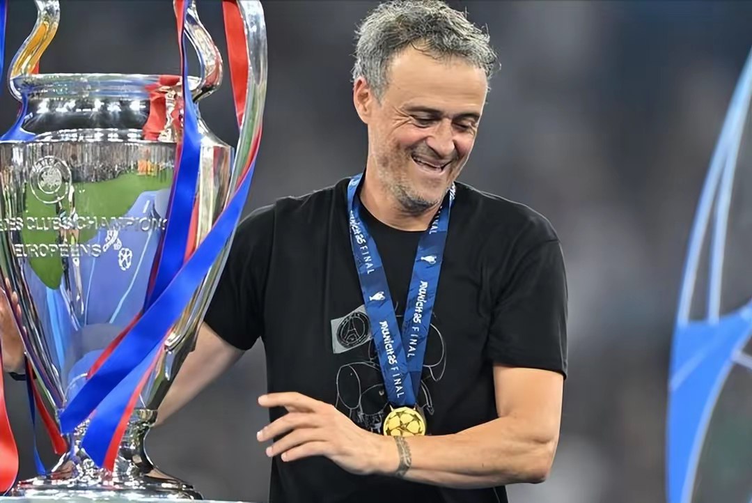 风云突变巴黎圣日耳曼转会期篮板制胜，意甲版图或变，质疑声仍在，细节决定成败的简单介绍