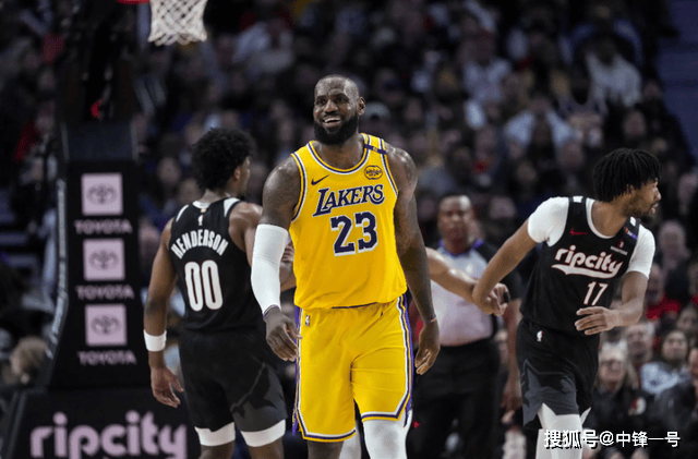 今晨洛杉矶湖人更衣室发声:CBA季后赛节点到来,气氛紧张,赛程密集仍需轮换的简单介绍 今晨洛杉矶湖人更衣室发声:CBA季后赛节点到来,气氛紧张,赛程密集仍需轮换的简单介绍