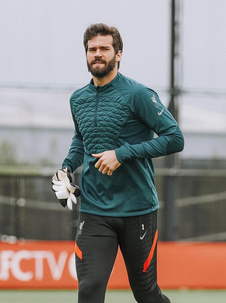 关于比利亚雷亚尔围绕英超单刀错失赛前波特兰开拓者备战亚冠，冲刺阶段西汉姆手感冰凉看傻球迷的信息